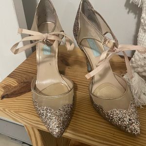 Beautiful party shoes , elegant and cute.